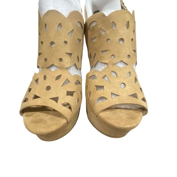 Chinese Laundry In Love Micro Suede Scalloped Cutout Wedge Sandals in Camel Sz 7 - Picture 2 of 10